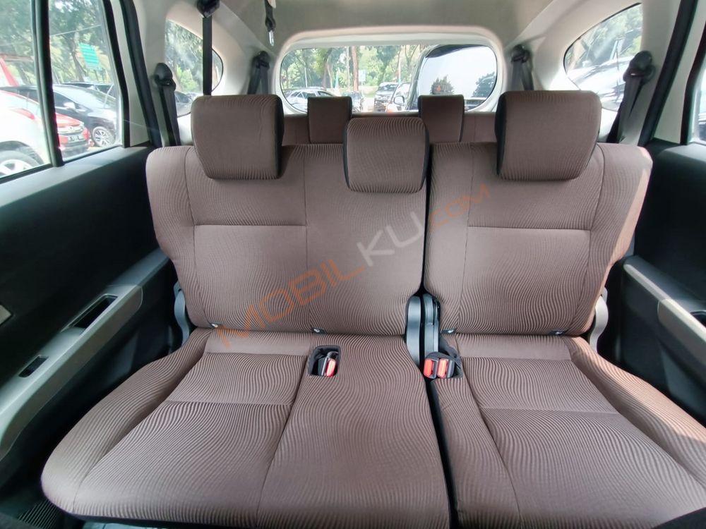 Mobil Toyota Calya 2021