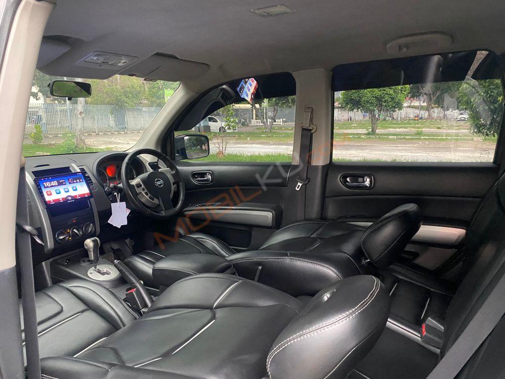 Mobil Nissan X-Trail 2008