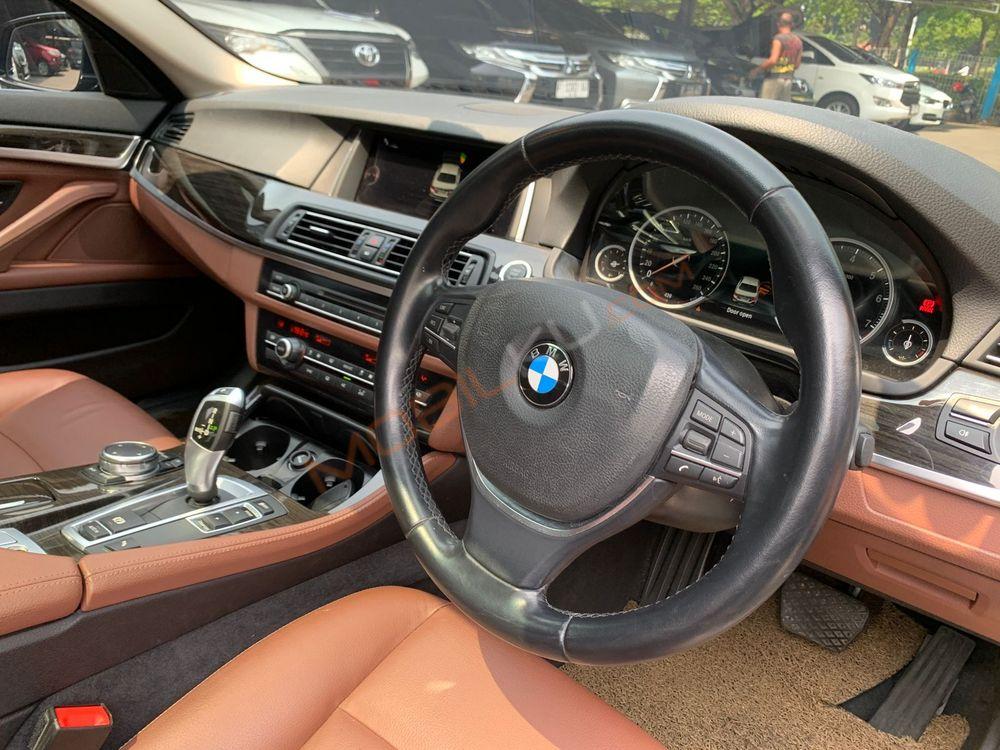 Mobil BMW 5 Series 2016