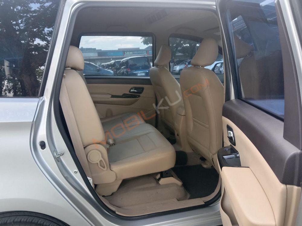 Mobil Wuling Confero 2018