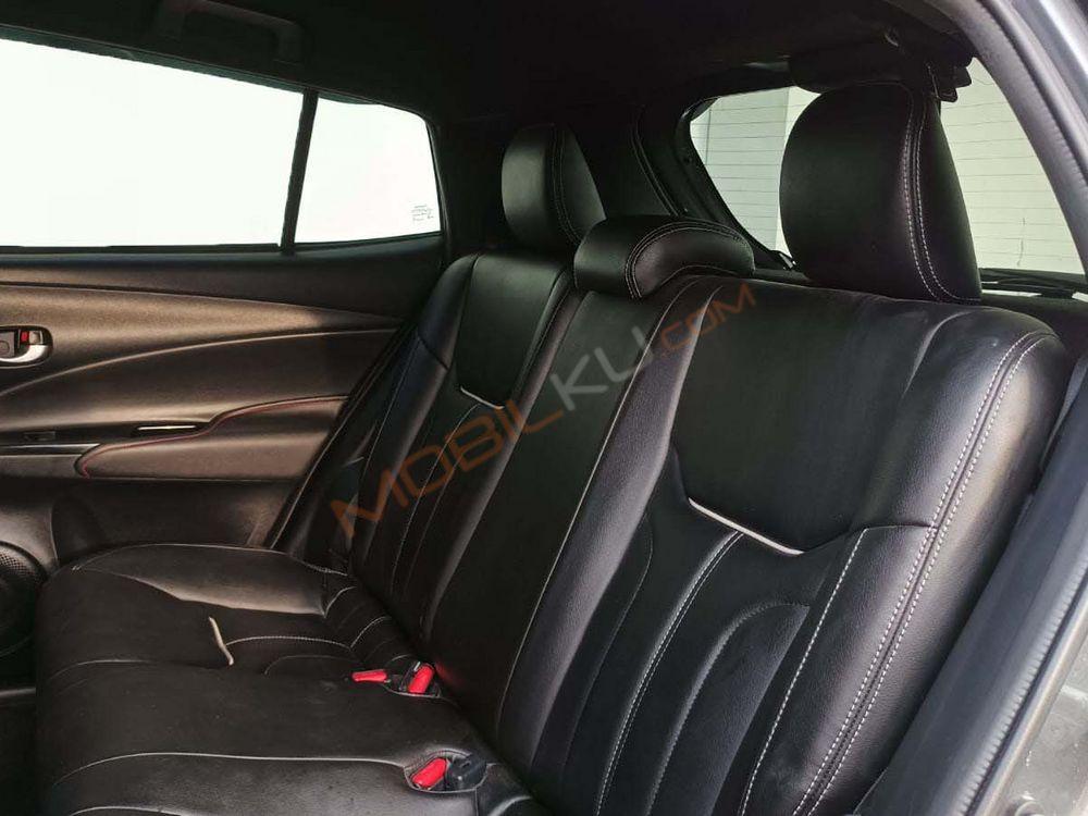 Mobil Toyota Yaris 2020