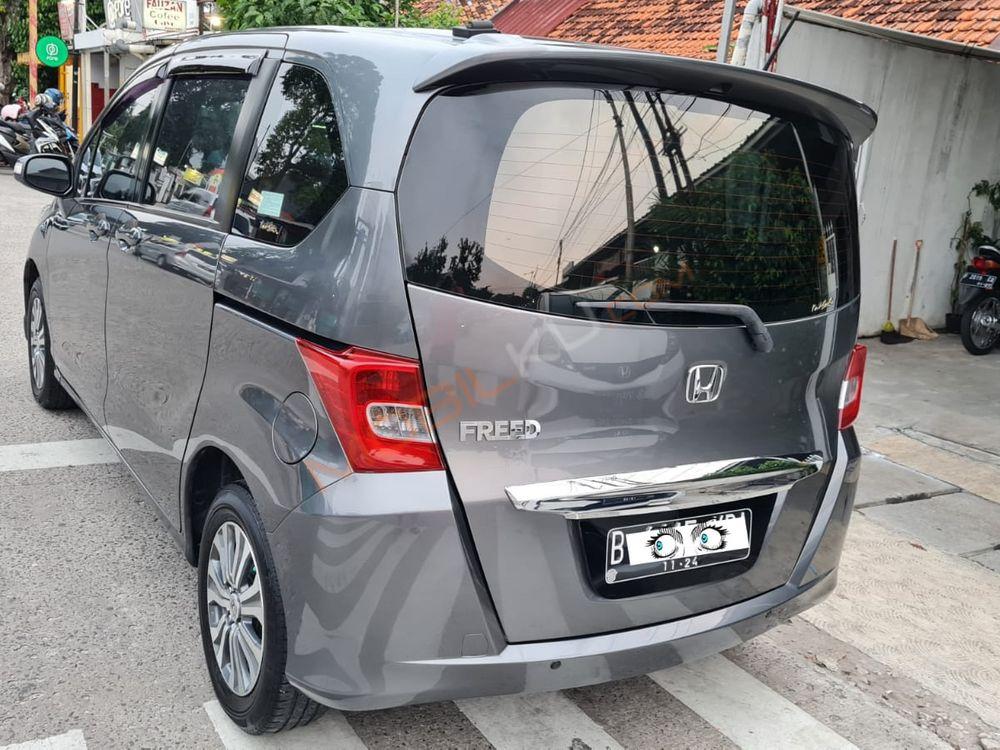 Mobil Honda Freed 2014