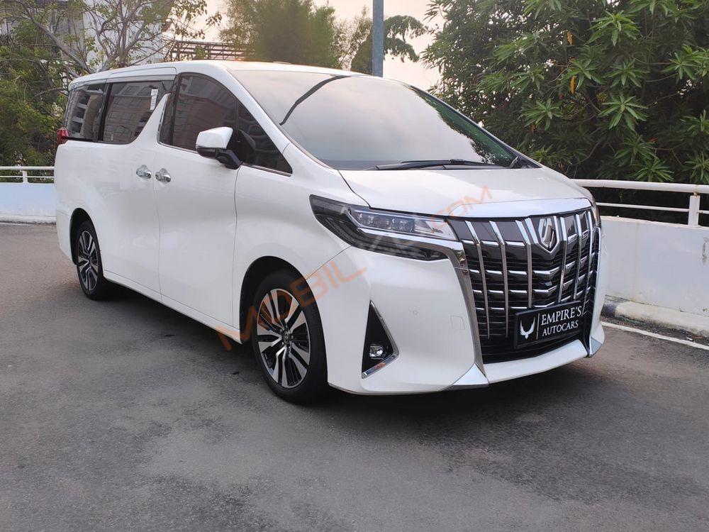 Mobil Toyota Alphard 2022