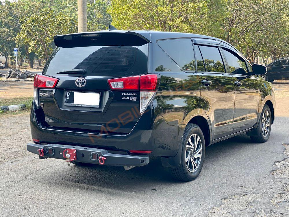 Mobil Toyota Kijang Innova 2021
