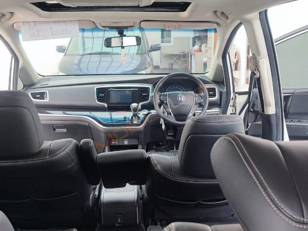 Mobil Honda Odyssey 2020