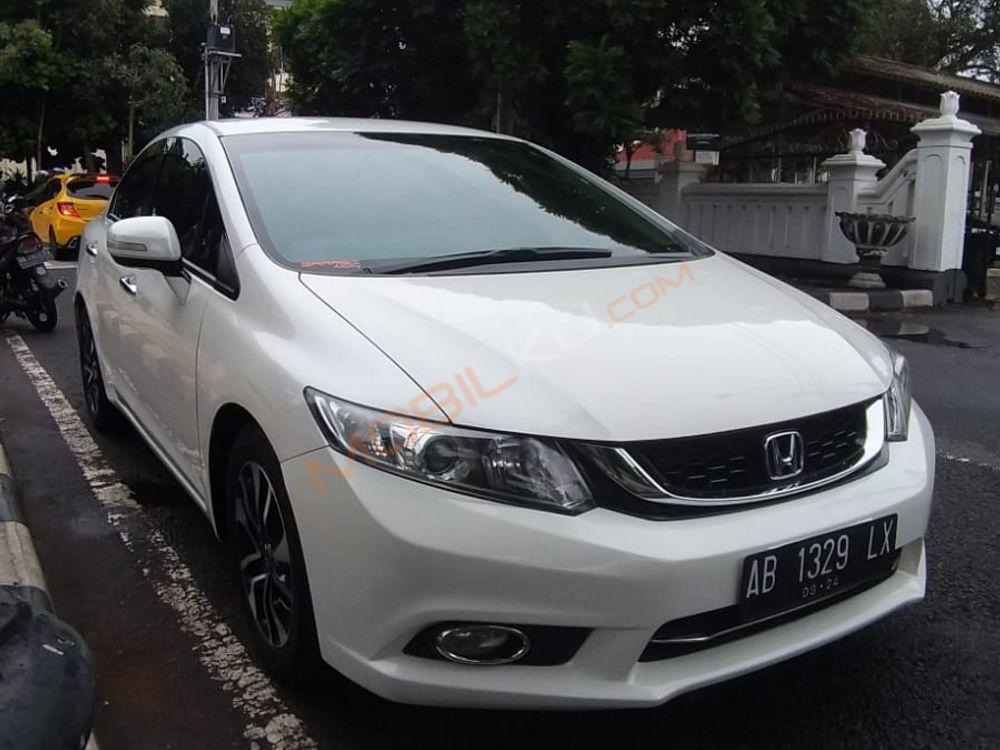 Mobil Honda Civic Sedan 2015
