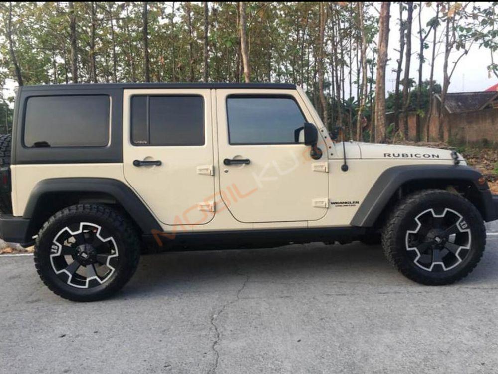 Mobil Jeep Wrangler 2011
