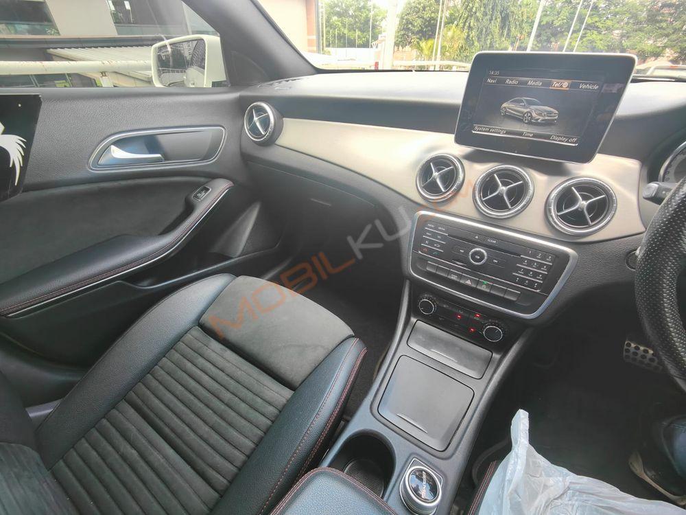 Mobil Mercedes-Benz CLA 2016
