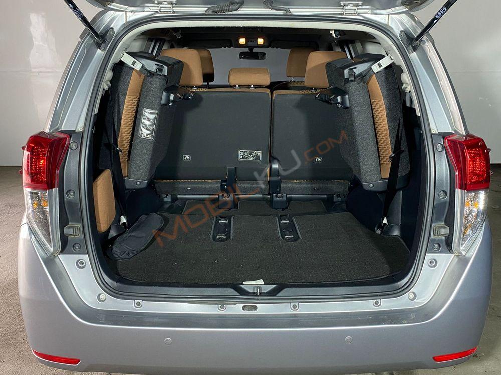 Mobil Toyota Kijang Innova 2020