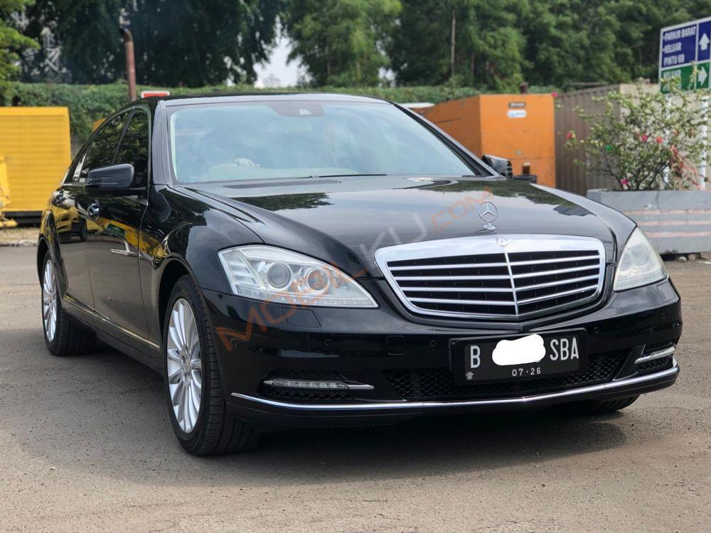 Mobil Mercedes-Benz S-Class 2011