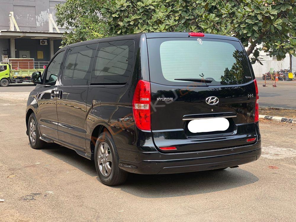 Mobil Hyundai H-1 2017