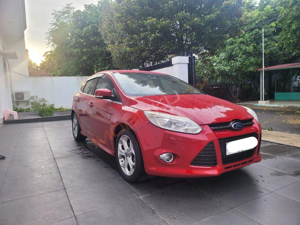 Mobil Ford Fiesta 2014