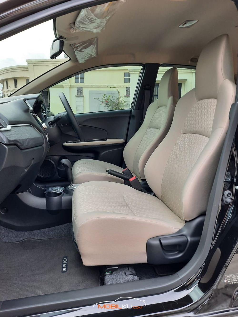 Mobil Honda Brio 2019