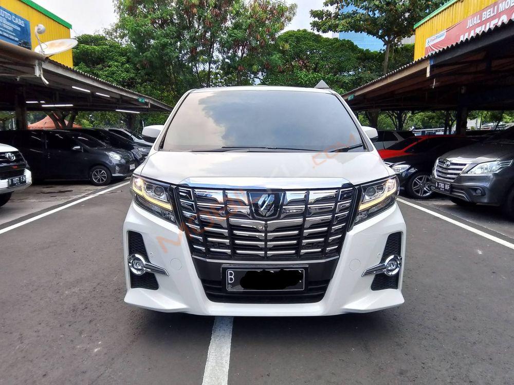 Mobil Toyota Alphard 2016