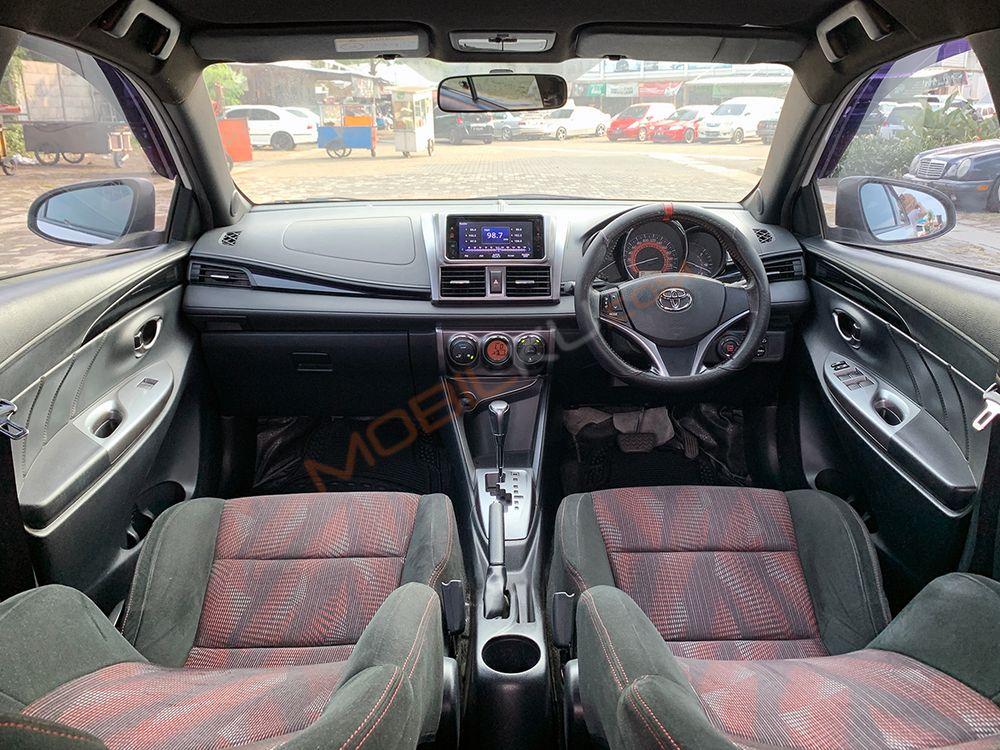 Mobil Toyota Yaris 2015