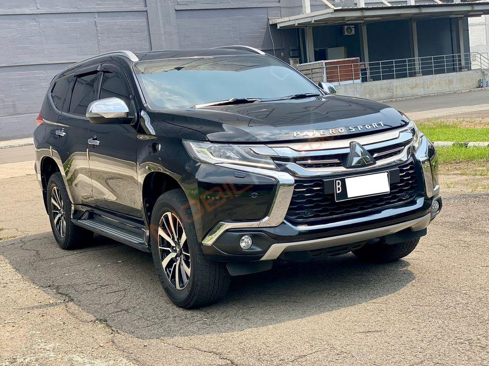 Mobil Mitsubishi Pajero 2018