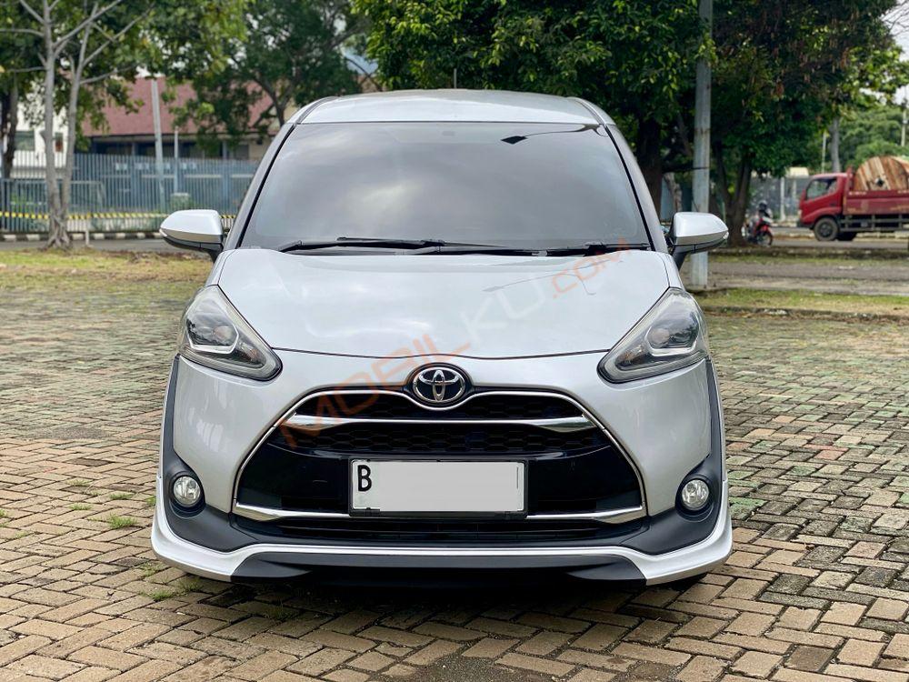 Mobil Toyota Sienta 2019