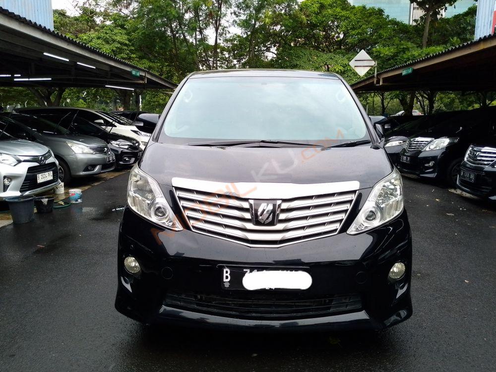 Mobil Toyota Alphard 2009