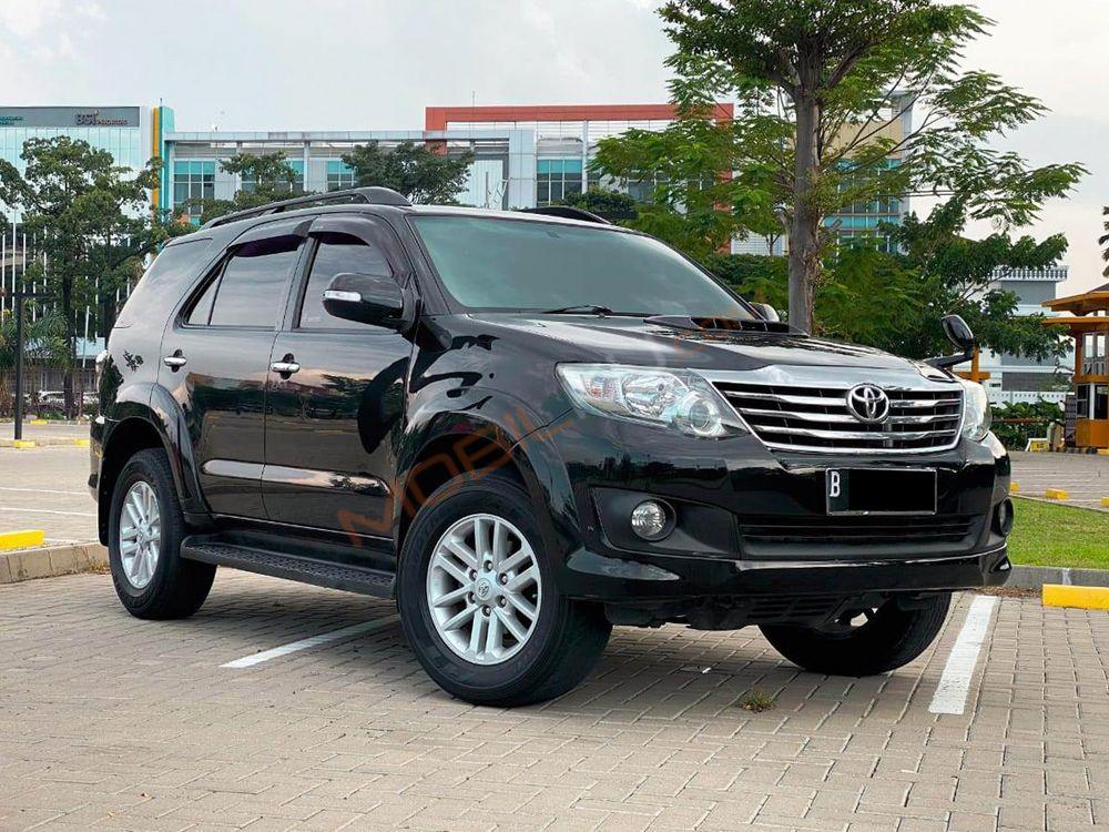 Mobil Toyota Fortuner 2012