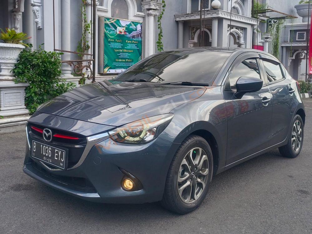 Mobil Mazda 2 Hatchback 2015