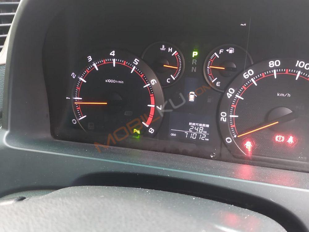 Mobil Toyota Vellfire 2013