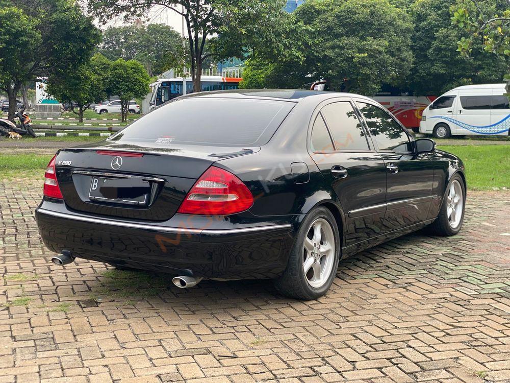 Mobil Mercedes-Benz E-Class 2006