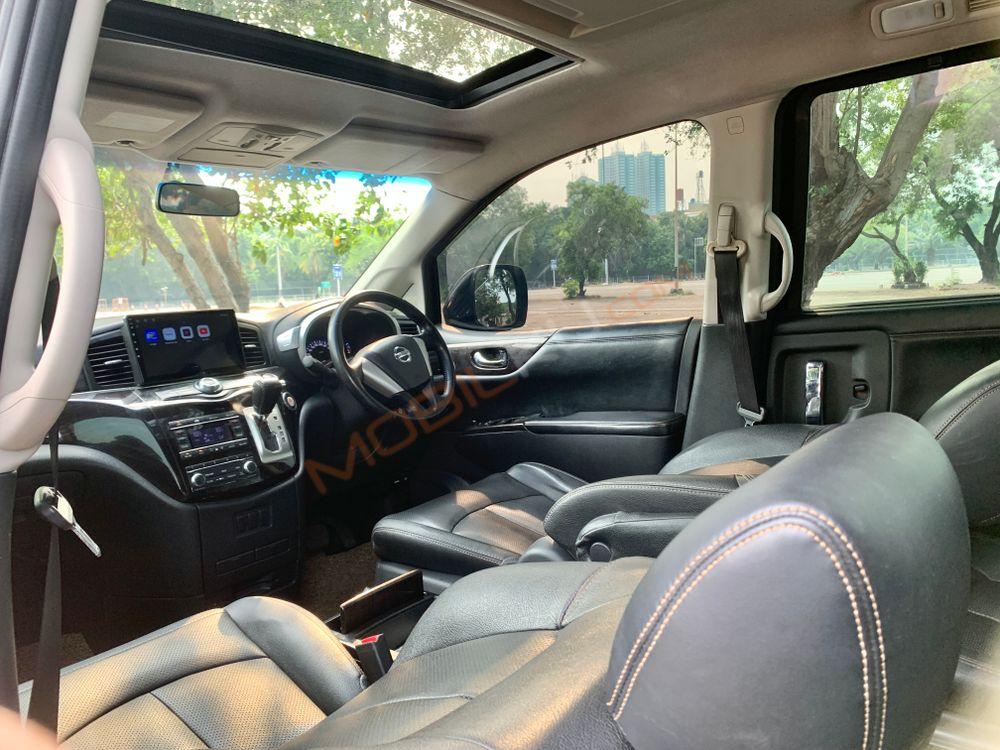 Mobil Nissan Elgrand 2013