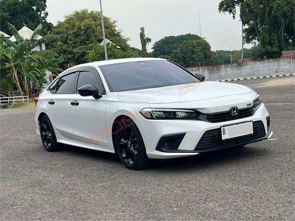 Mobil Honda Civic Sedan 2023