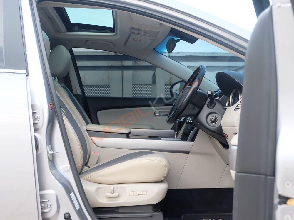 Mobil Mazda CX-9 2011