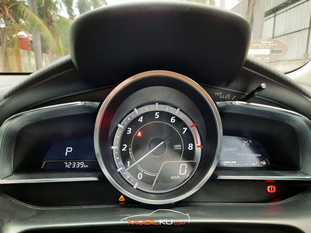 Mobil Mazda 2 Hatchback 2016