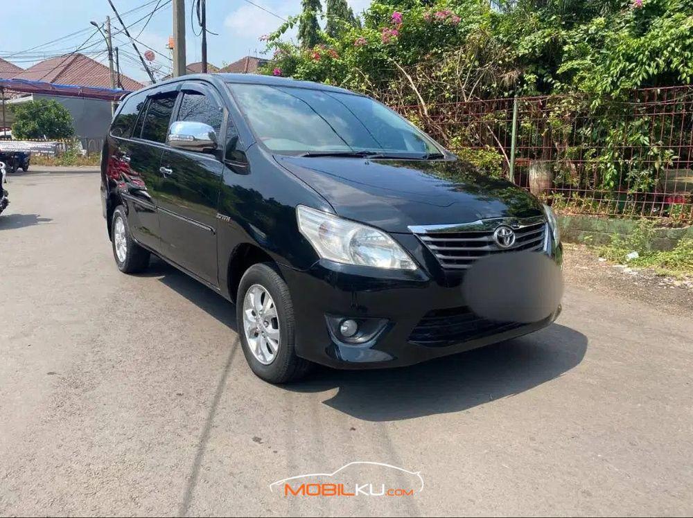 Mobil Toyota Kijang Innova 2005