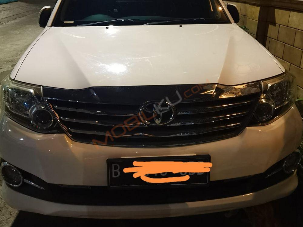 Mobil Toyota Fortuner 2015