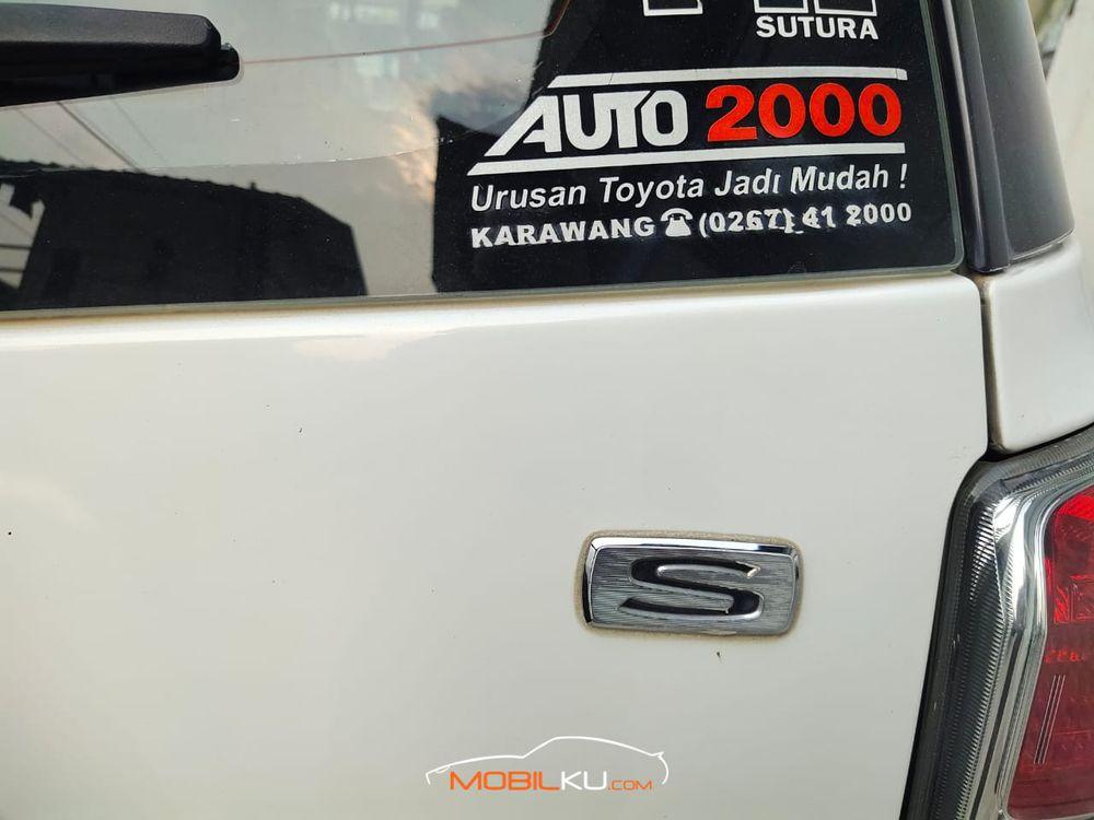 Mobil Toyota Rush 2013