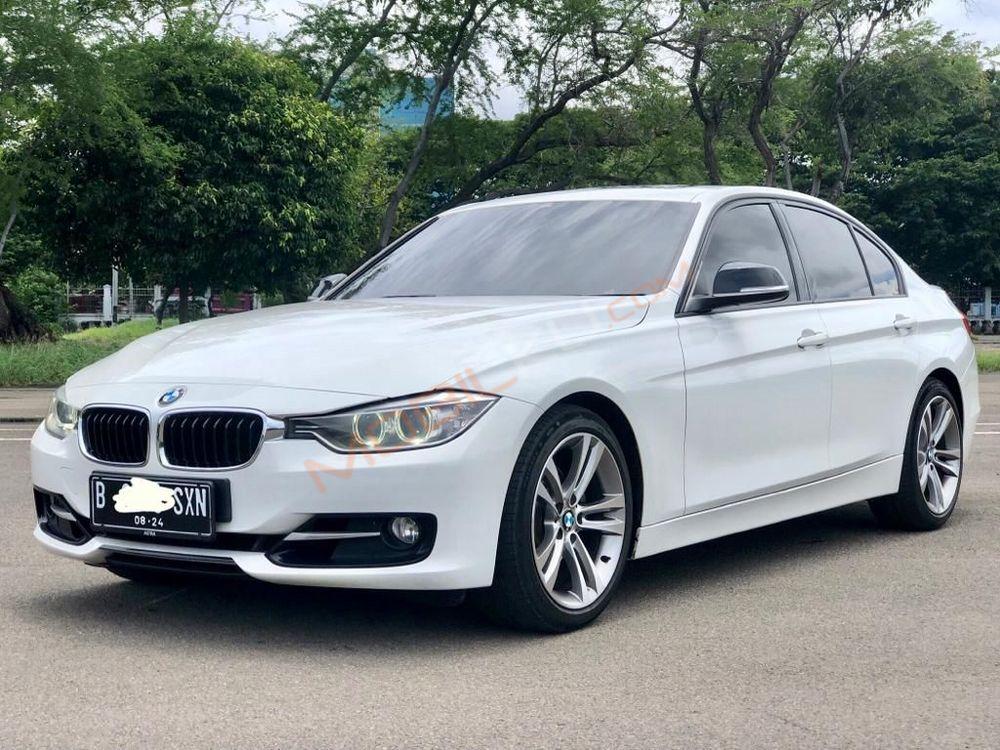 Mobil BMW 3 Series 2014