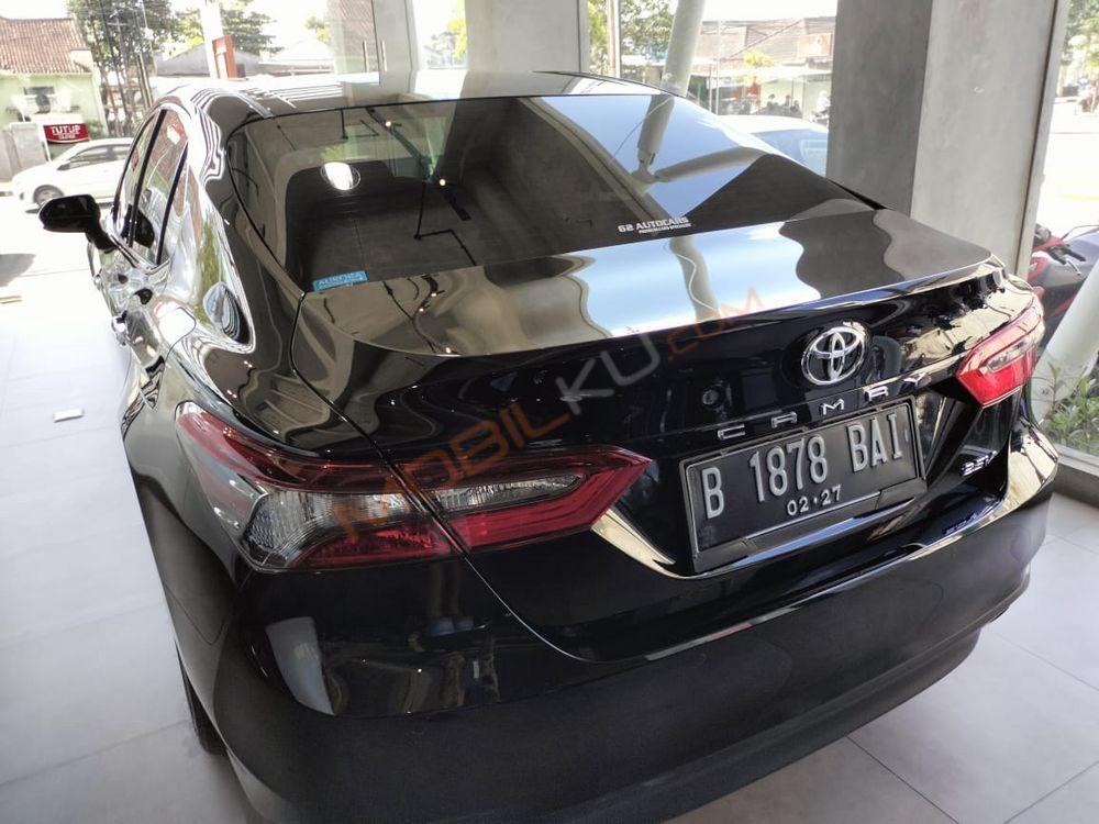 Mobil Toyota Camry 2022