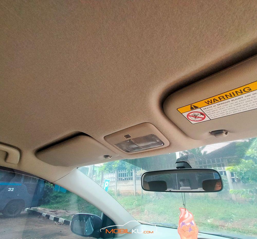 Mobil Toyota Vios 2012