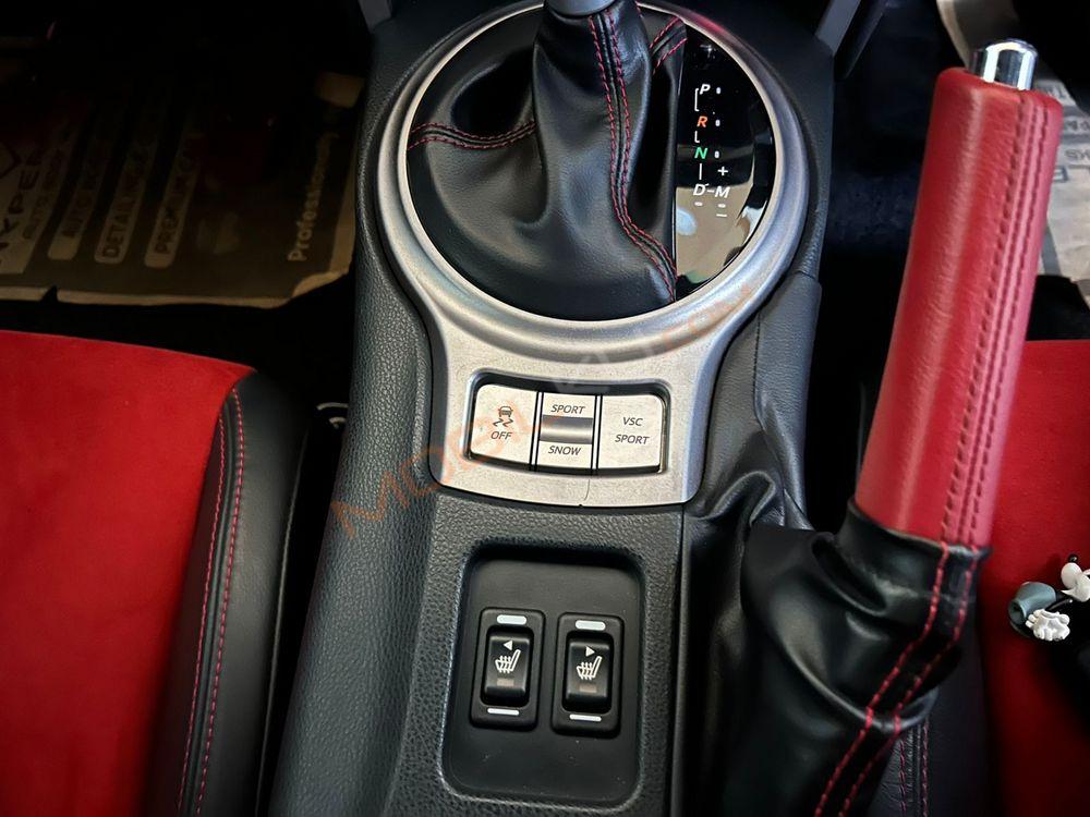 Mobil Toyota 86 2014