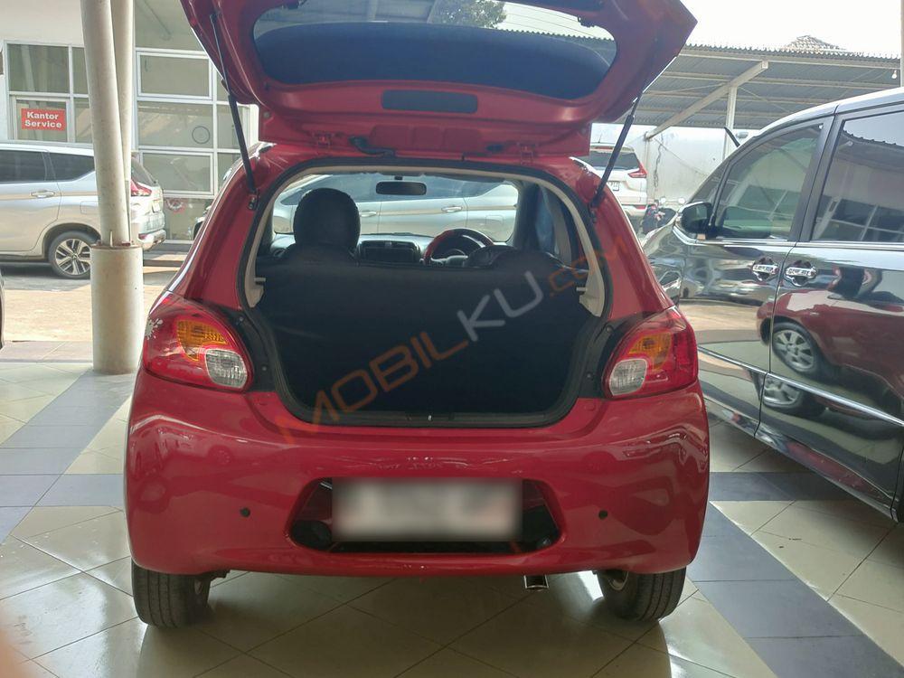 Mobil Mitsubishi Mirage 2014