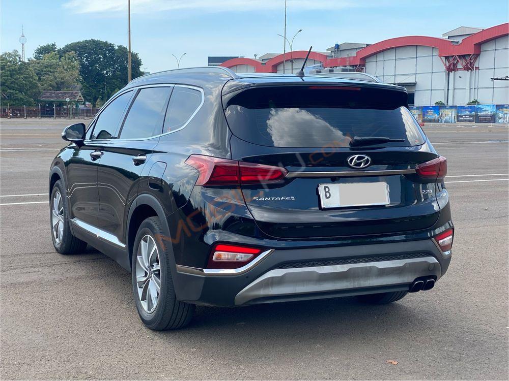 Mobil Hyundai Santa Fe 2018