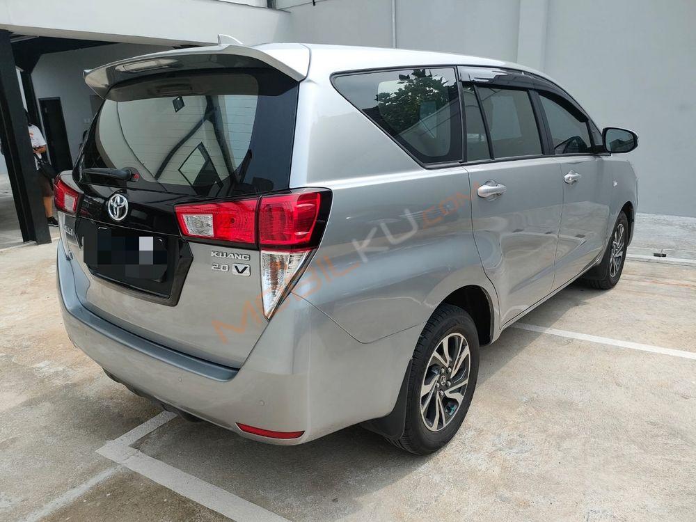 Mobil Toyota Kijang Innova 2021