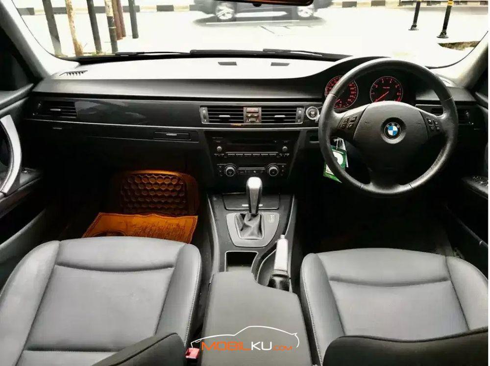 Mobil BMW 3 Series 2010
