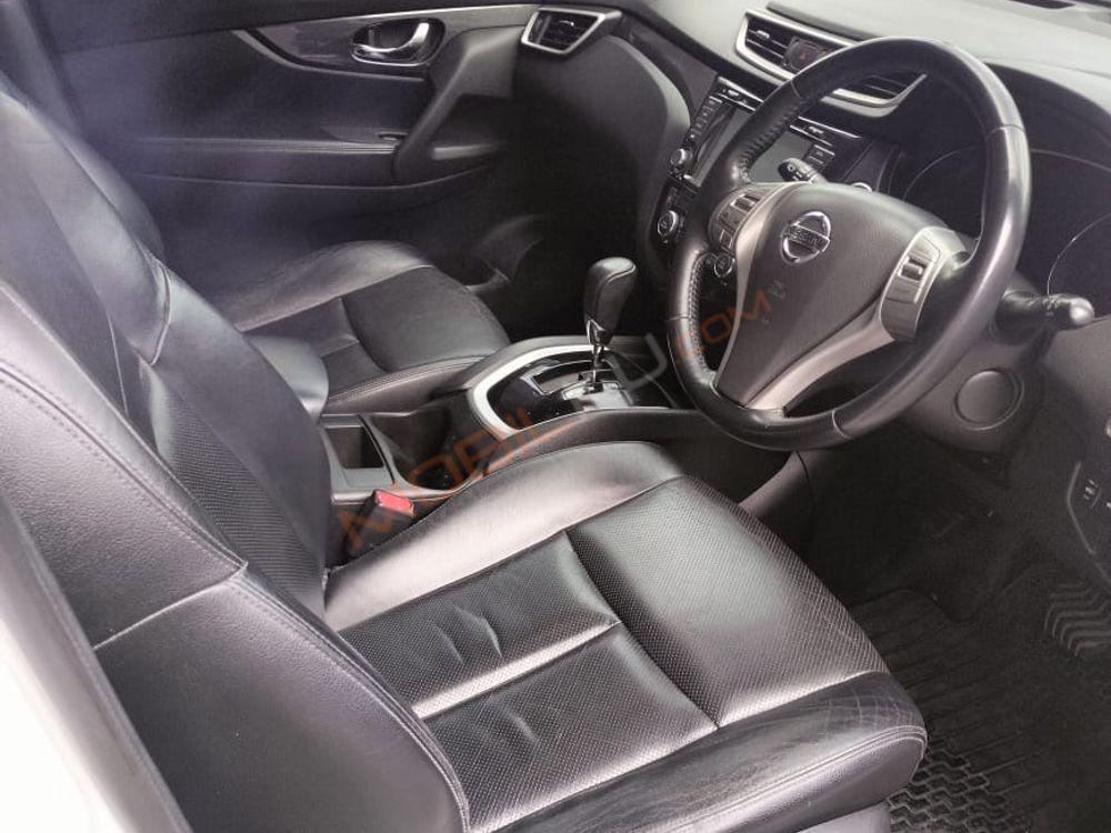 Mobil Nissan X-Trail 2014