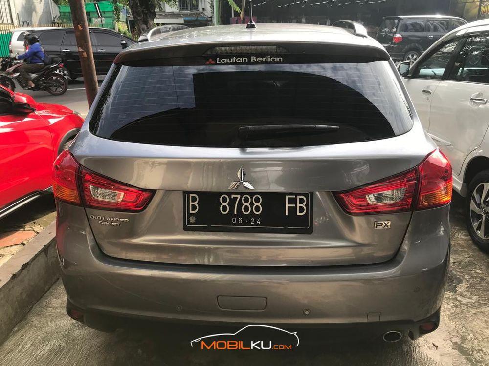 Mobil Mitsubishi Outlander Sport 2014