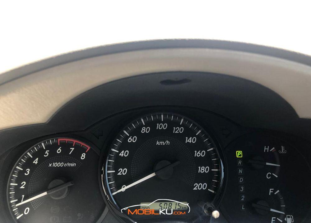 Mobil Toyota Kijang Innova 2014