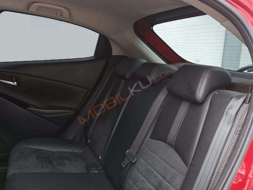 Mobil Mazda 2 Hatchback 2017