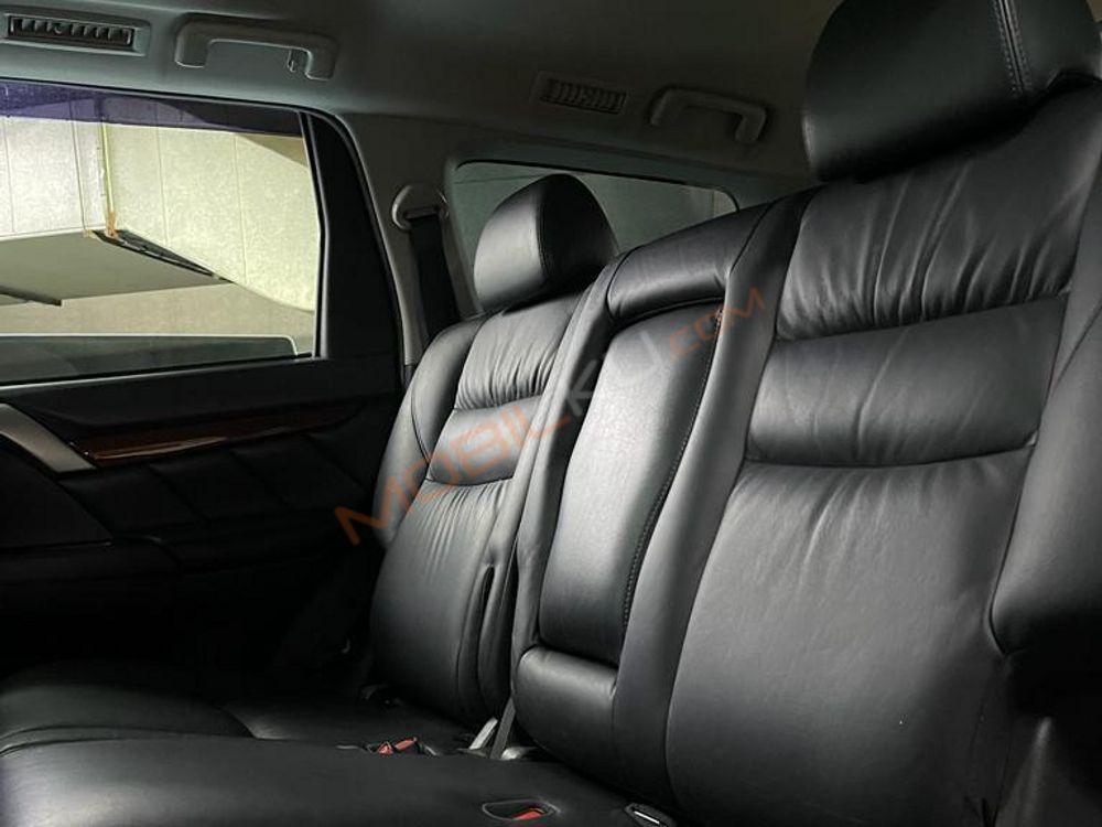 Mobil Mitsubishi Pajero Sport 2016