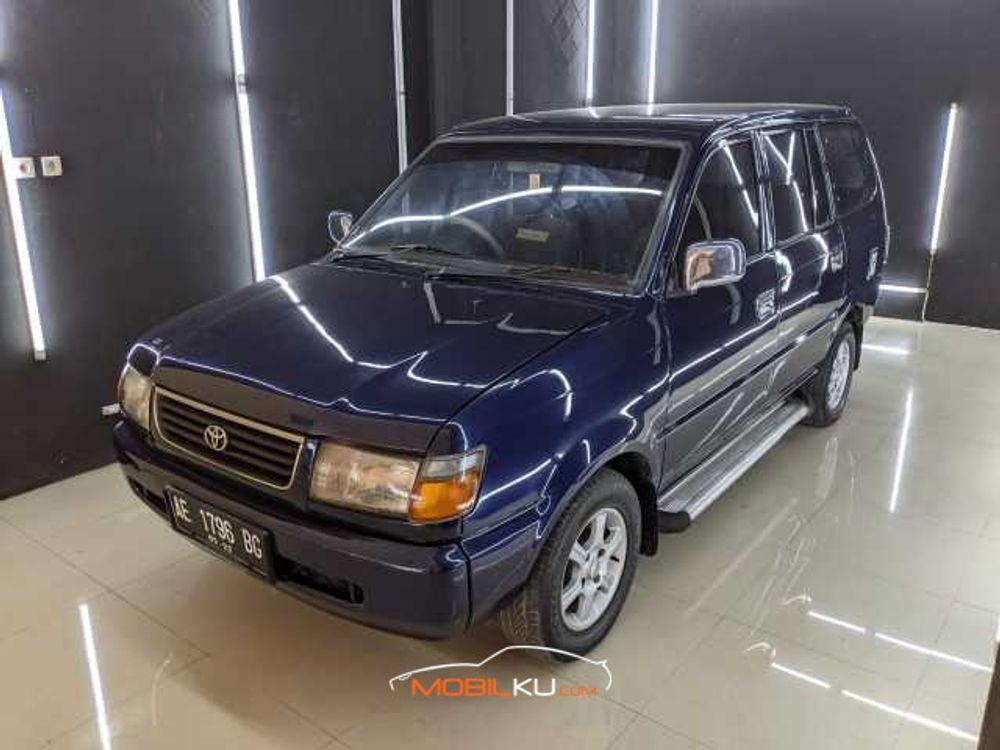 Mobil Toyota Kijang 1997