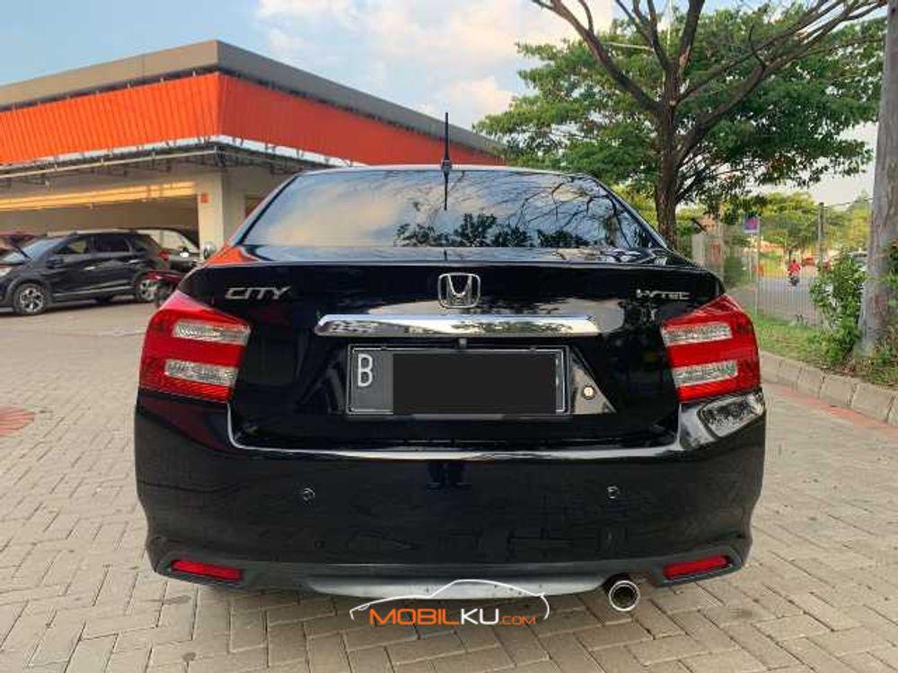 Mobil Honda City Sedan 2012