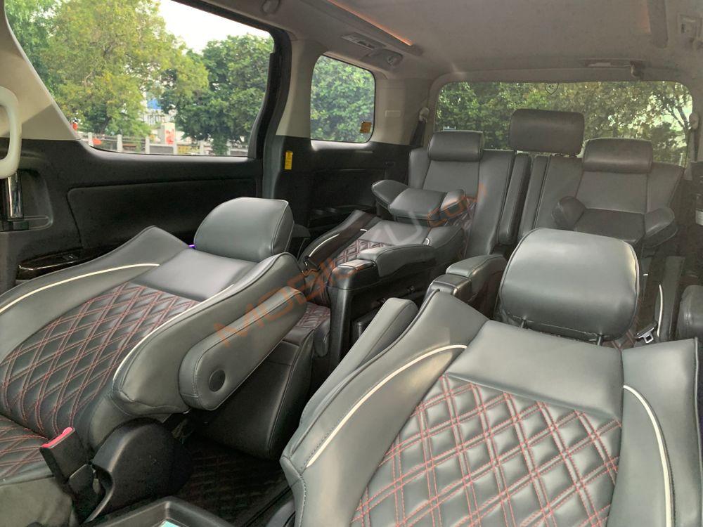 Mobil Toyota Vellfire 2013