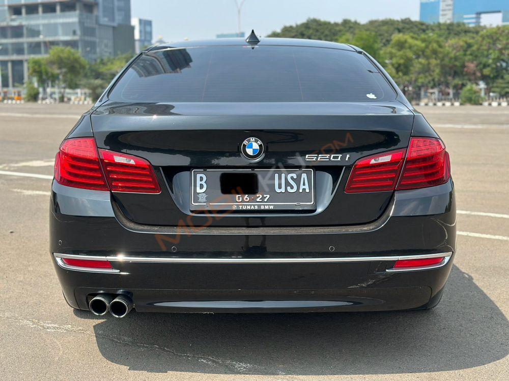 Mobil BMW 5 Series 2016
